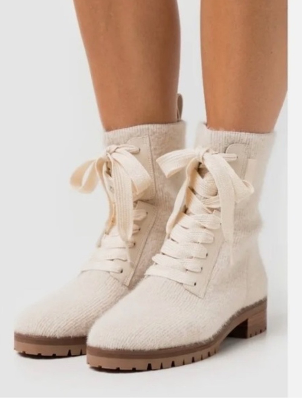 ✨ Kate Spade New York Merigue Fuzzy Knit Lace-Up Boots Ivory Cream Size 8.5 ✨